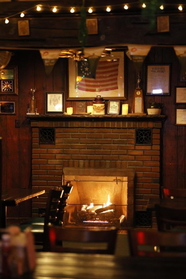 Jimmy Oconnor'S Windham Mtn Inn Exterior photo